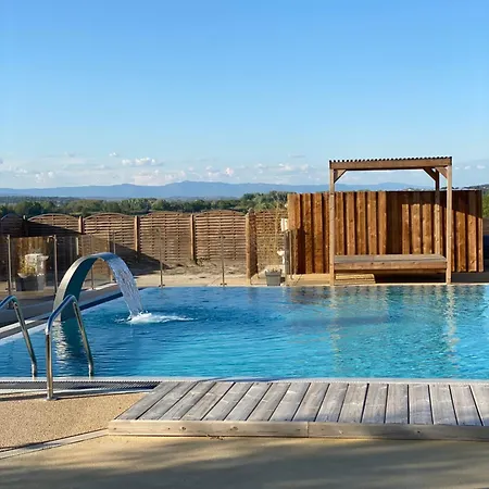 Campsite Les Amandiers Castelnau-de-Guers