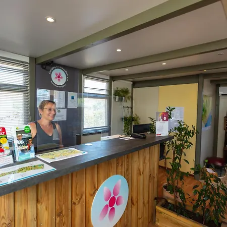 Campsite Les Amandiers Castelnau-de-Guers