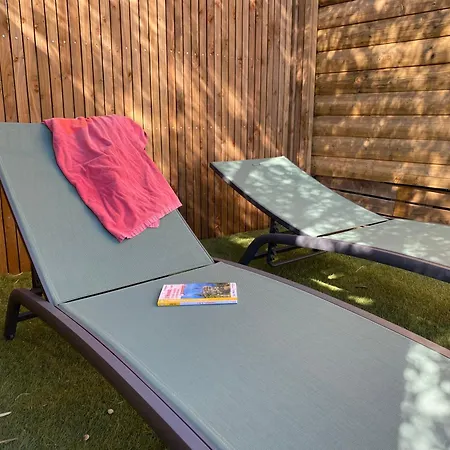 Campsite Les Amandiers Castelnau-de-Guers